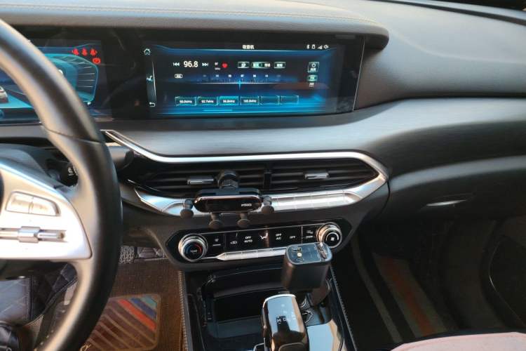 Used Bestune T77 2019 230 TID Automatic Prestige Version China V Emission Standard Audio And AC Panel