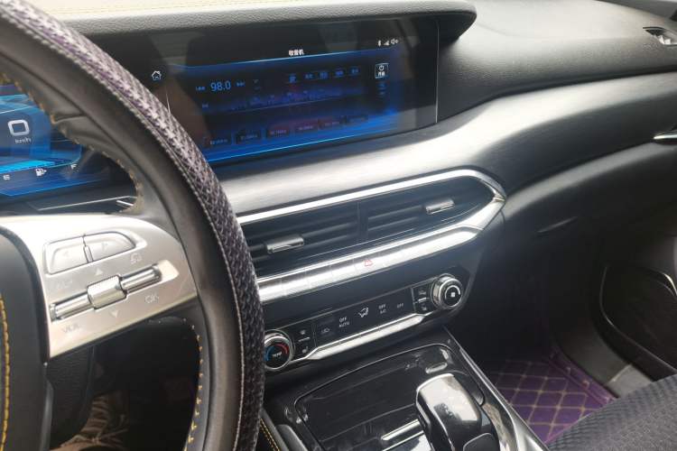 Used Bestune T77 2019 230 TID Automatic Prestige Version China V Audio And AC Panel