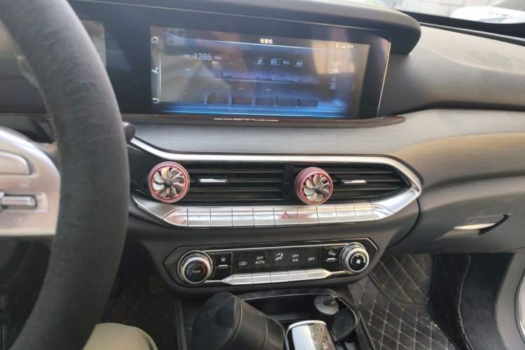 Used Bestune T77 2019 230 TID Automatic Prestige Version China VI Emission Standard Audio And AC Panel