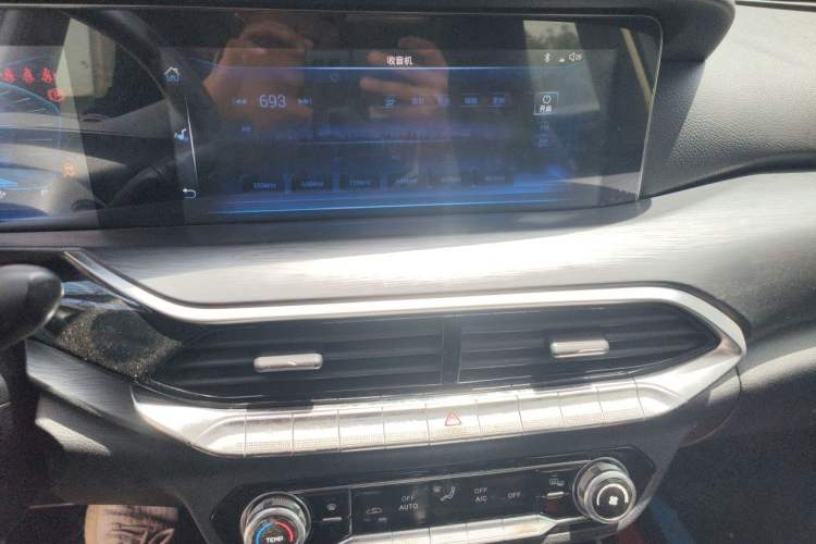 Used Bestune T77 2019 230 TID Automatic Prestige Version China V Emission Standard Audio And AC Panel