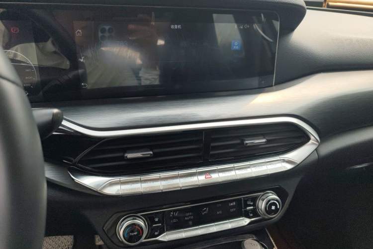 Used Bestune T77 2019 230 TID Automatic Prestige Version Rice Noodle Edition China V Audio And AC Panel