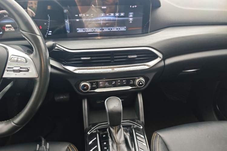 Used Bestune T77 2019 230 TID Automatic Luxury Version China VI Emission Standard Audio And AC Panel