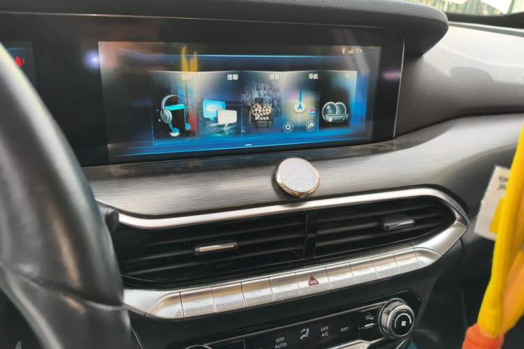 Used Bestune T77 2019 230 TID Automatic Prestige Version China V Emission Standard Audio And AC Panel