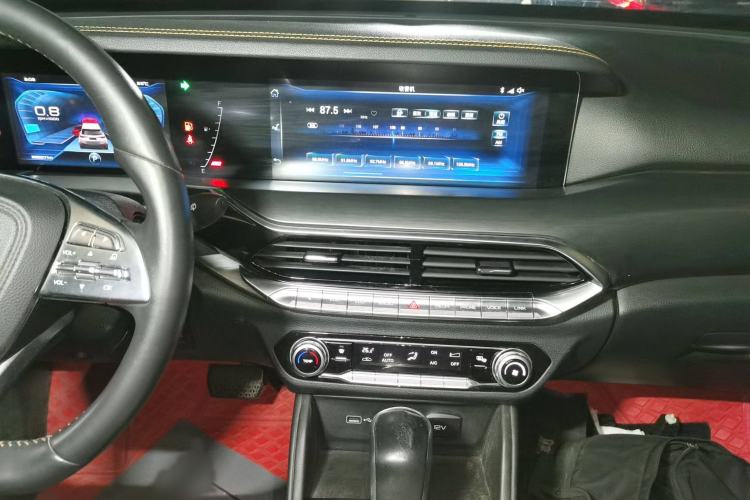 Used Bestune T77 2019 230 TID Automatic Luxury Version China VI Emission Standard Audio And AC Panel