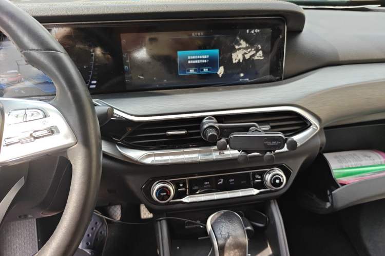 Used Bestune T77 2019 230 TID Automatic Luxury Version National V Audio And AC Panel