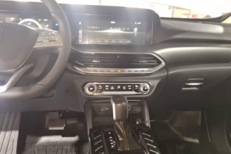 Used Bestune T77 2019 230 TID Automatic Luxury Version National V Audio And AC Panel
