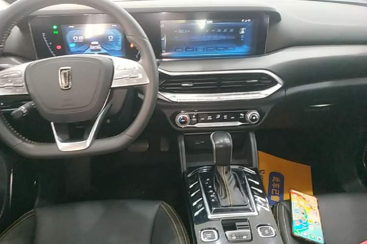 Used Bestune T77 2019 Facelift 230 TID Automatic Luxury Version China V Emission Standard Audio And AC Panel