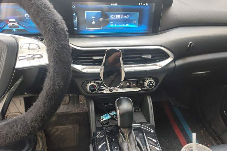 Used Bestune T77 2019 230 TID Automatic Luxury Version National V Audio And AC Panel