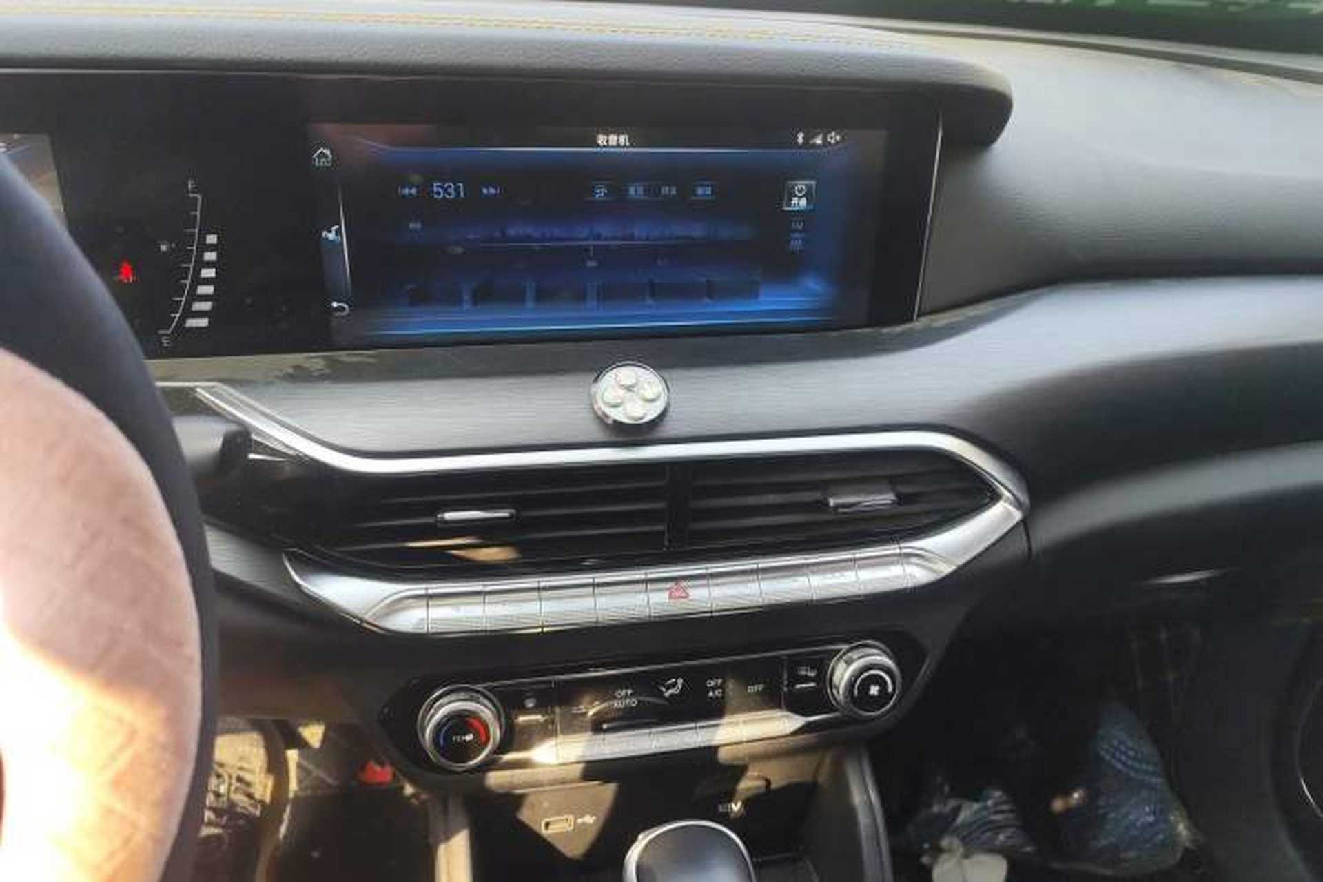 Used Bestune T77 2019 230 TID Automatic Luxury Version China VI Emission Standard Audio And AC Panel