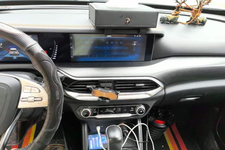 Used Bestune T77 2019 230 TID Automatic Luxury Version China VI Emission Standard Audio And AC Panel