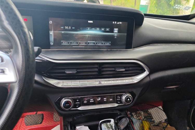 Used Bestune T77 2019 230 TID Automatic Prestige Version China VI Audio And AC Panel