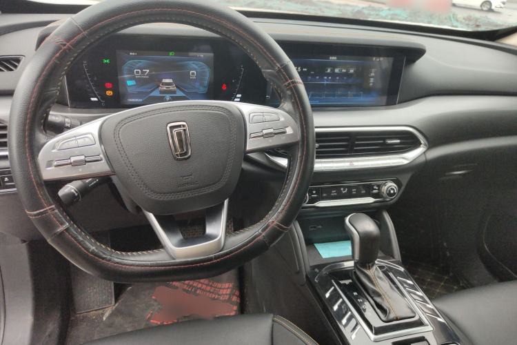 Used Bestune T77 2019 230 TID Automatic Luxury Version National V Center Console