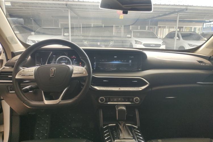 Used Bestune T77 2019 Facelift 230 TID Automatic Luxury Version China V Emission Standard Center Console