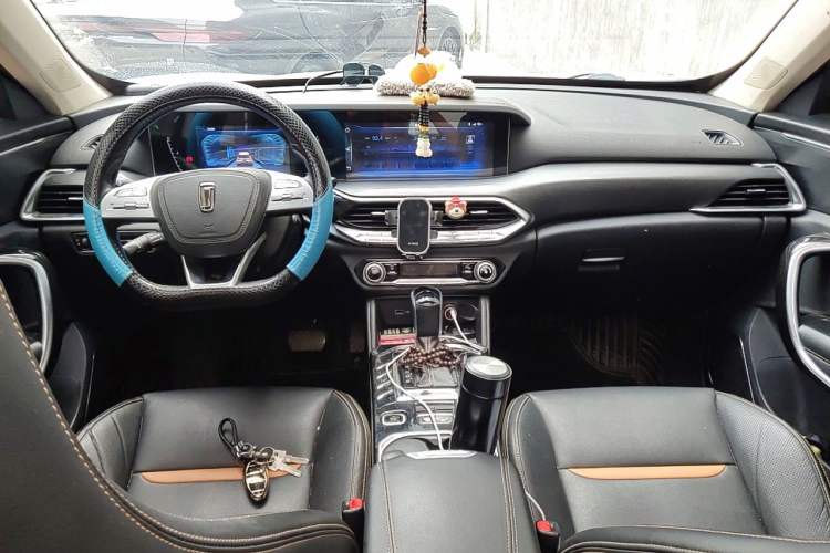 Used Bestune T77 2019 230 TID Automatic Luxury Version China VI Emission Standard Center Console
