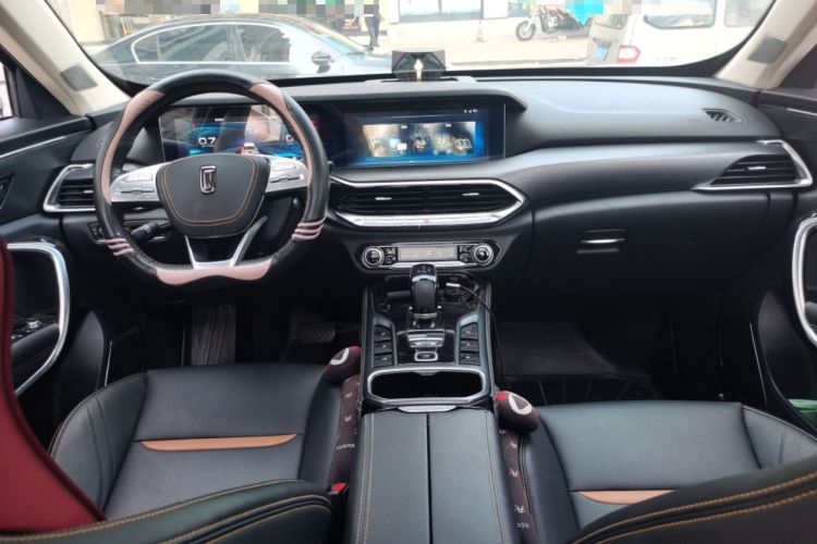 Used Bestune T77 2019 230 TID Automatic Prestige Version China VI Center Console