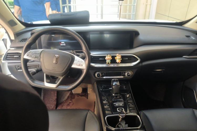 Used Bestune T77 2019 230 TID Automatic Prestige Version China V Emission Standard Center Console