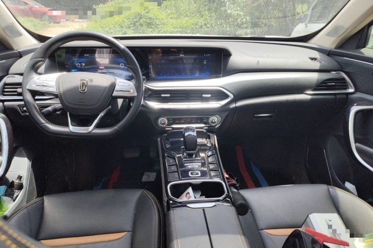 Used Bestune T77 2019 230 TID Automatic Prestige Version China V Emission Standard Center Console