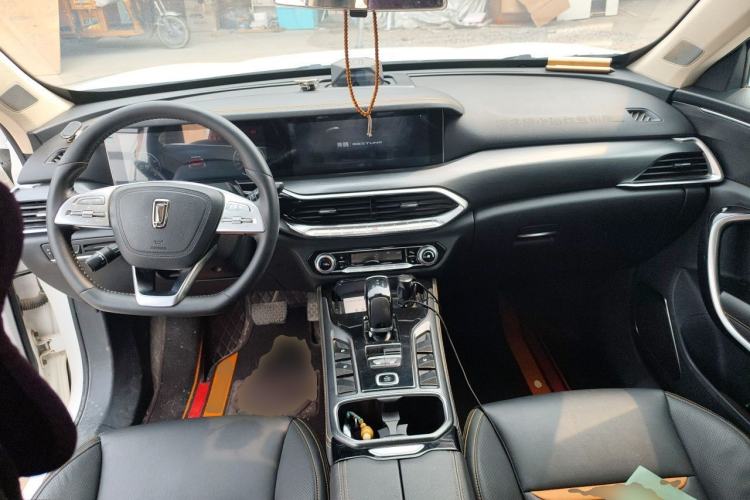 Used Bestune T77 2019 230 TID Automatic Prestige Version Rice Noodle Edition China V Center Console