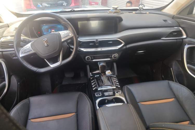 Used Bestune T77 2019 230 TID Automatic Luxury Version China VI Emission Standard Center Console