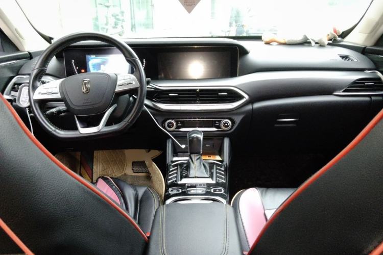 Used Bestune T77 2019 230 TID Automatic Luxury Version China VI Emission Standard Center Console
