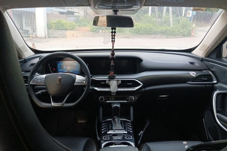 Used Bestune T77 2019 230 TID Automatic Luxury Version China VI Emission Standard Center Console