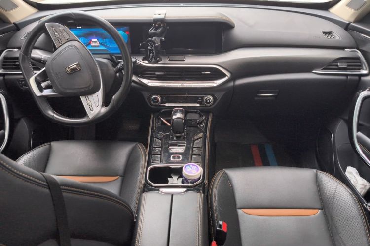Used Bestune T77 2019 230 TID Automatic Prestige Version China V Emission Standard Center Console