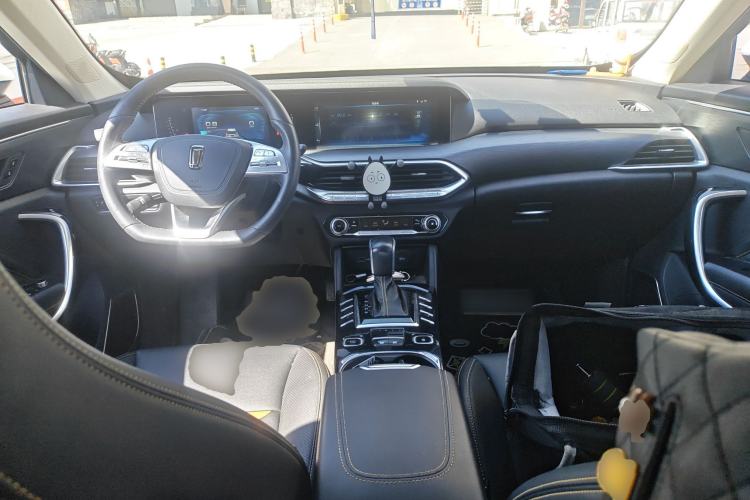 Used Bestune T77 2019 230 TID Automatic Luxury Version China VI Emission Standard Center Console
