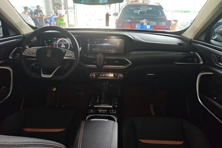 Used Bestune T77 2019 230 TID Automatic Luxury Version China VI Emission Standard Center Console