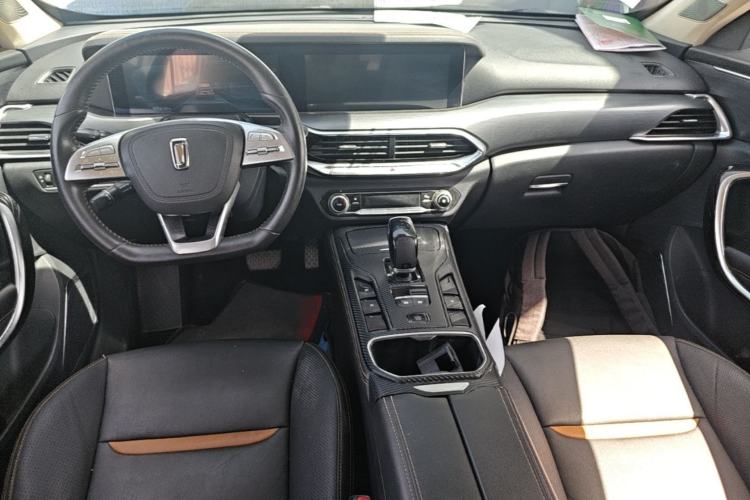 Used Bestune T77 2019 230 TID Automatic Prestige Version China V Emission Standard Center Console