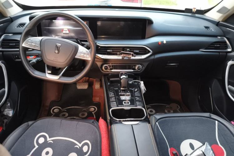 Used Bestune T77 2019 230 TID Automatic Prestige Version China V Emission Standard Center Console