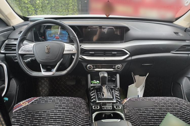 Used Bestune T77 2019 230 TID Automatic Luxury Version China VI Emission Standard Center Console