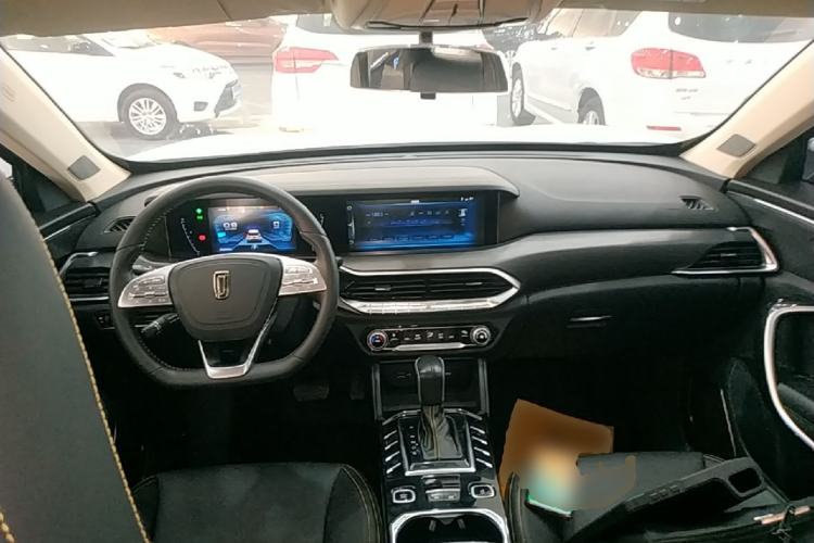 Used Bestune T77 2019 Facelift 230 TID Automatic Luxury Version China V Emission Standard Center Console