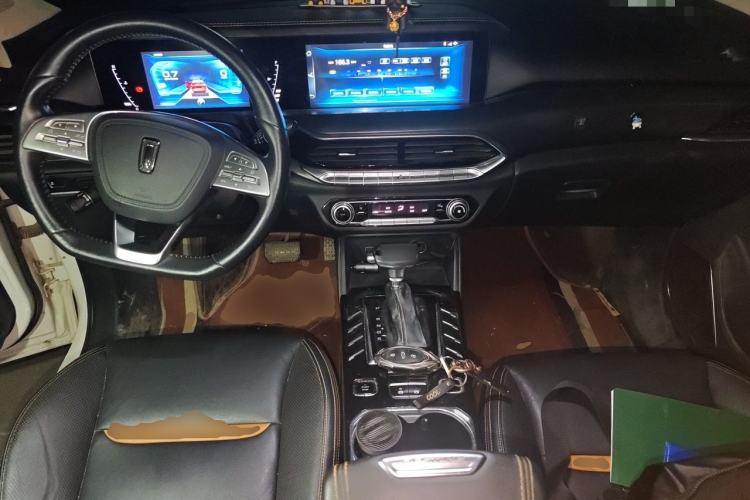 Used Bestune T77 2019 230 TID Automatic Luxury Version National V Center Console
