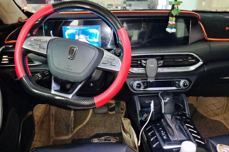 Used Bestune T77 2019 230 TID Automatic Luxury Version China VI Emission Standard Center Console