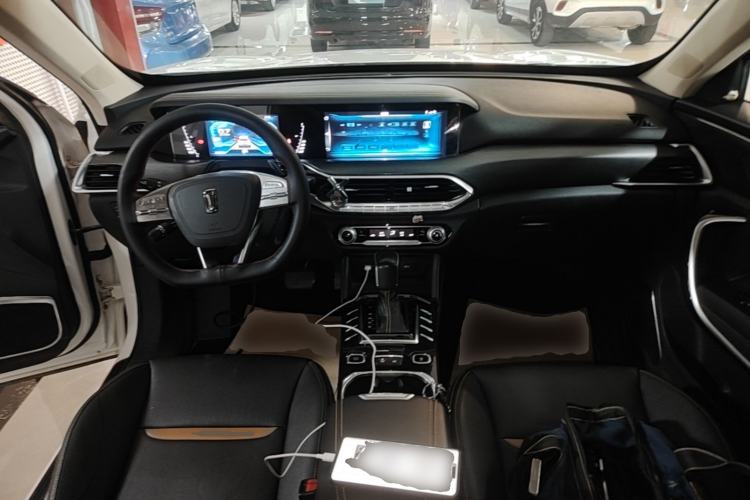 Used Bestune T77 2019 230 TID Automatic Luxury Version National V Center Console