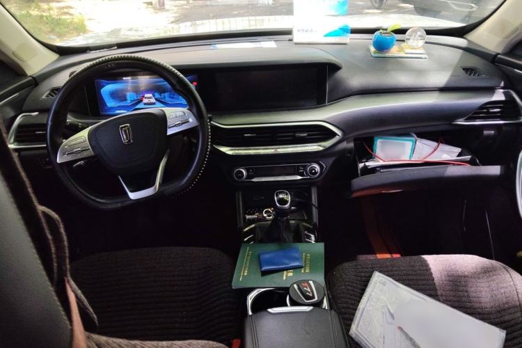 Used Bestune T77 2019 Facelift 230 TID Manual Luxury Version China VI Center Console