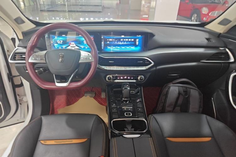 Used Bestune T77 2019 230 TID Automatic Prestige Version China VI Emission Standard Center Console