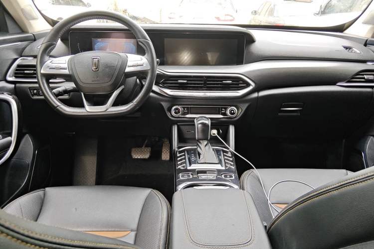 Used Bestune T77 2019 230 TID Automatic Luxury Version China VI Emission Standard Center Console