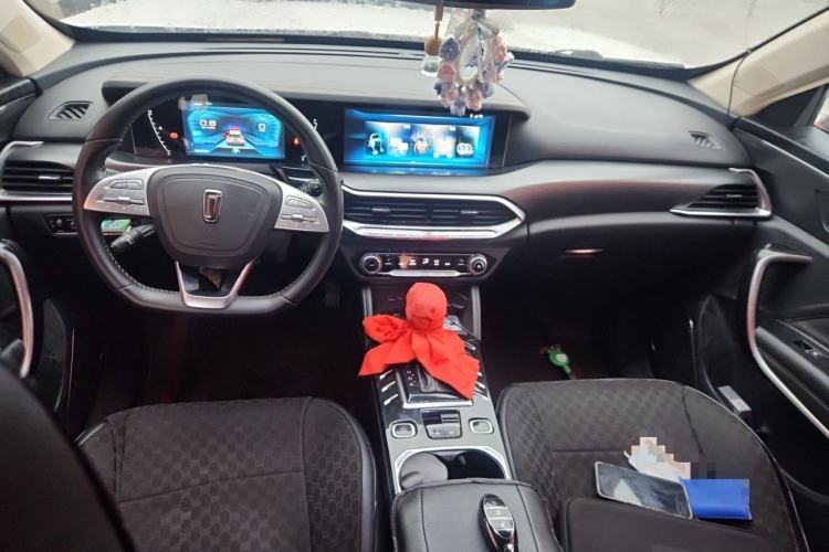 Used Bestune T77 2019 230 TID Automatic Luxury Version China VI Emission Standard Center Console