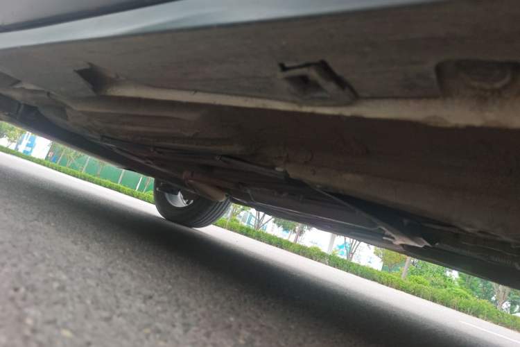 Used Bestune T77 2019 230 TID Automatic Luxury Version China VI Emission Standard Chassis Front Right