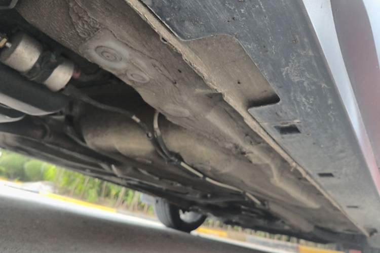 Used Bestune T77 2019 230 TID Automatic Luxury Version China VI Emission Standard Chassis Rear Right
