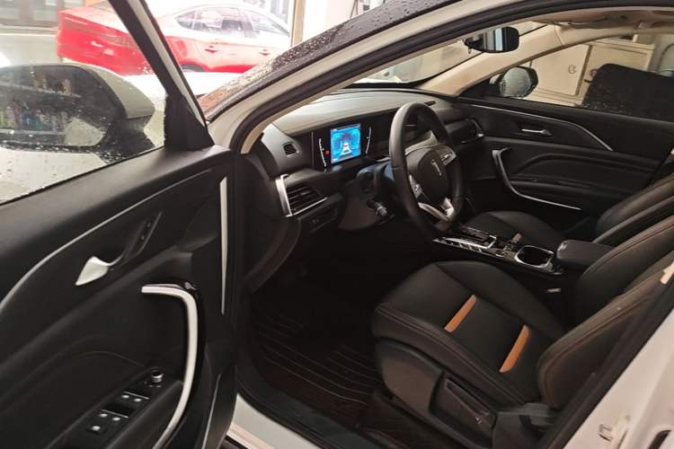 Used Bestune T77 2019 230 TID Automatic Luxury Version National V Driver Seat