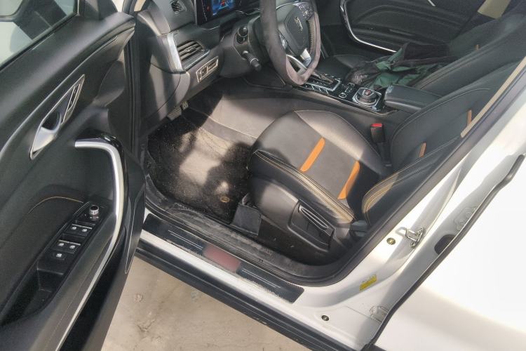 Used Bestune T77 2019 230 TID Automatic Luxury Version National V Driver Seat