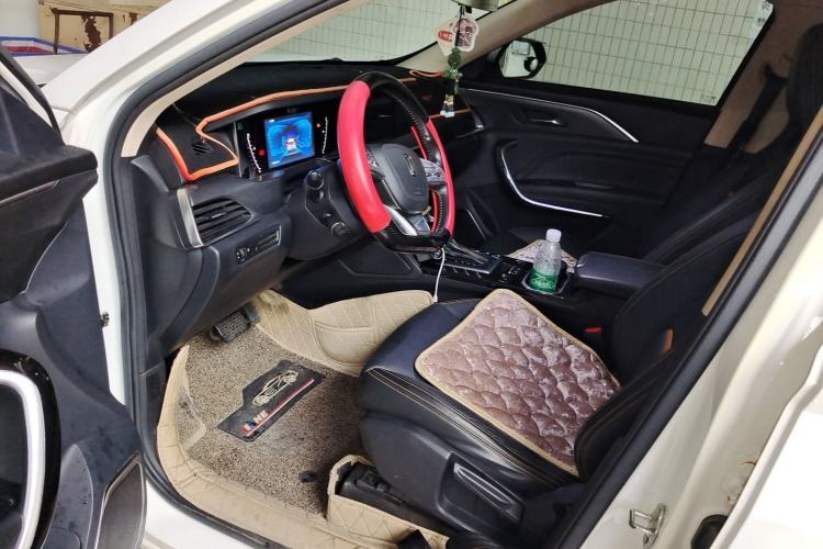 Used Bestune T77 2019 230 TID Automatic Luxury Version China VI Emission Standard Driver Seat