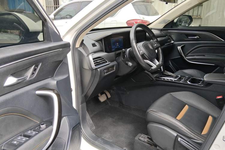 Used Bestune T77 2019 230 TID Automatic Luxury Version China VI Emission Standard Driver Seat