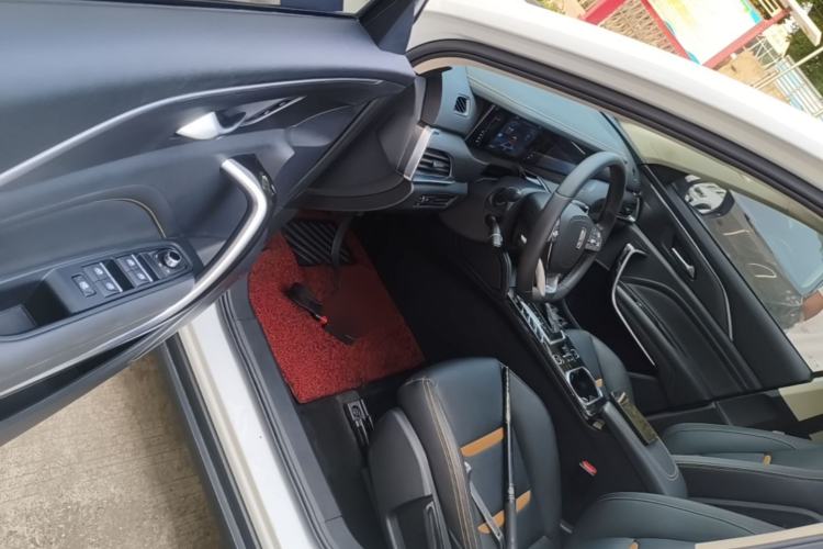 Used Bestune T77 2019 230 TID Automatic Luxury Version China VI Emission Standard Driver Seat