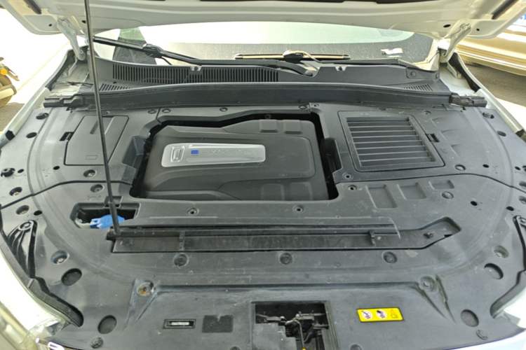 Used Bestune T77 2019 230 TID Automatic Prestige Version China V Emission Standard Engine Bay
