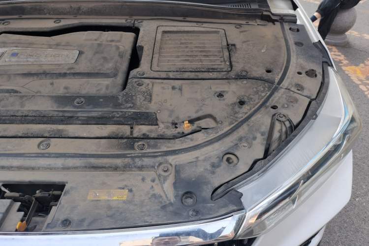 Used Bestune T77 2019 230 TID Automatic Prestige Version China VI Engine Bay Left