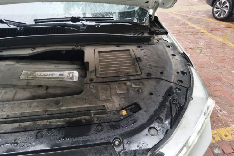 Used Bestune T77 2019 230 TID Automatic Luxury Version China VI Emission Standard Engine Bay Left