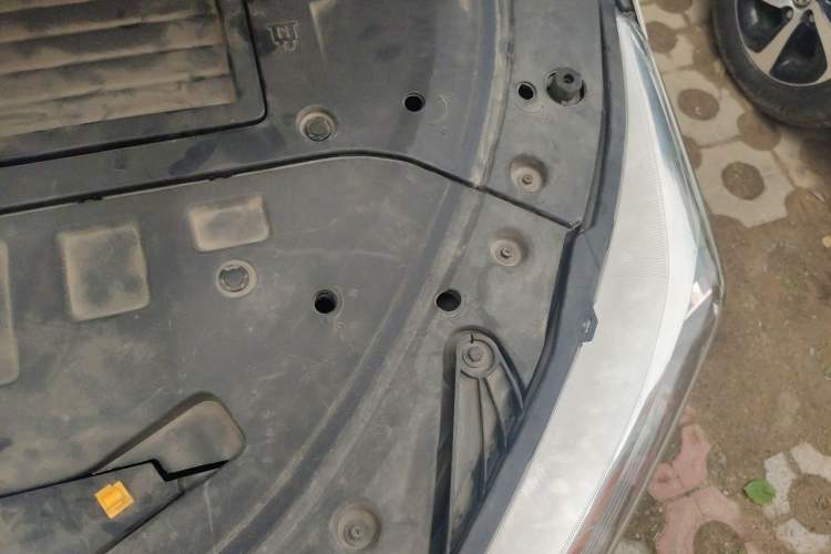 Used Bestune T77 2019 230 TID Automatic Prestige Version China VI Emission Standard Engine Bay Left